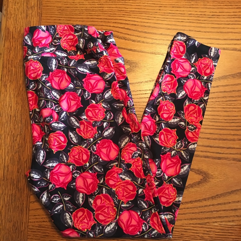 TC LuLaRoe Rose Leggings NWOT